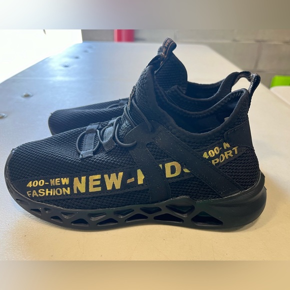 Black running/walking shoes - Picture 1 of 4